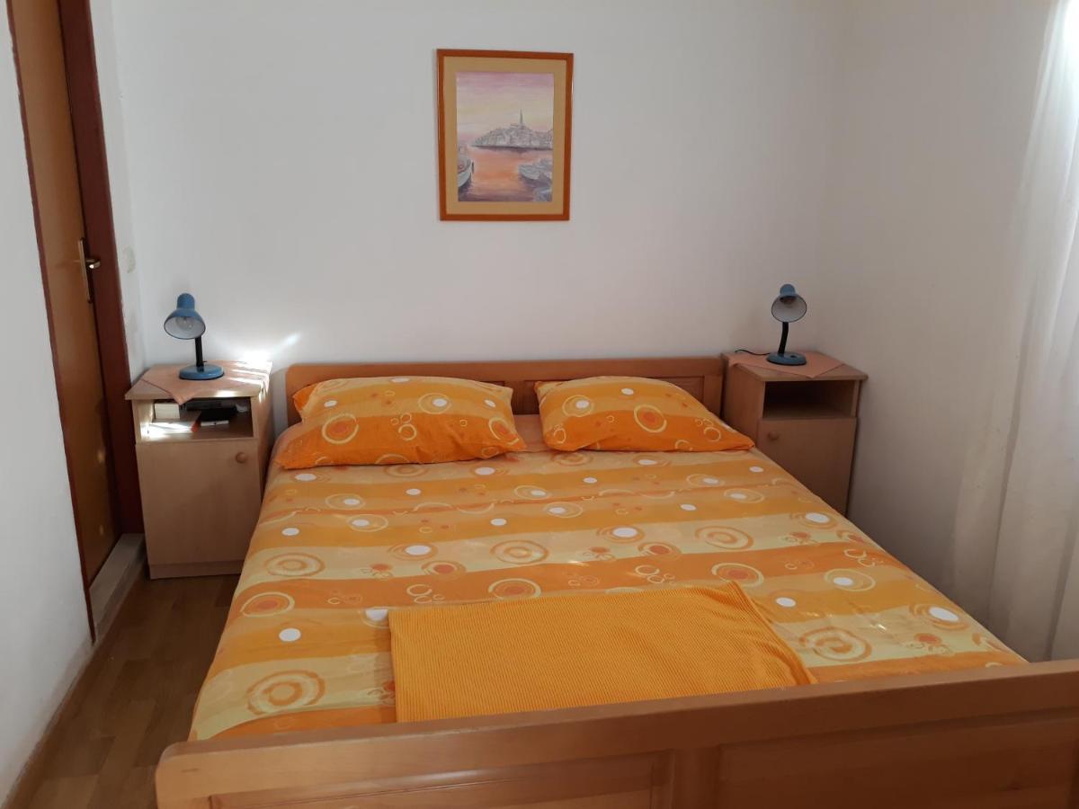 Apartments With A Parking Space Jelsa, Hvar - 8746 Jelsa  Exterior photo